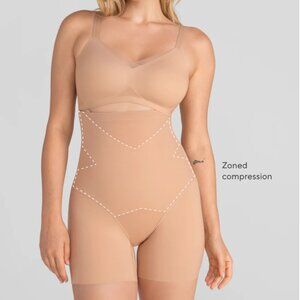 NWOT Full Thigh HONEYLOVE Sand Superpower Sculpting Shapewear Short MED